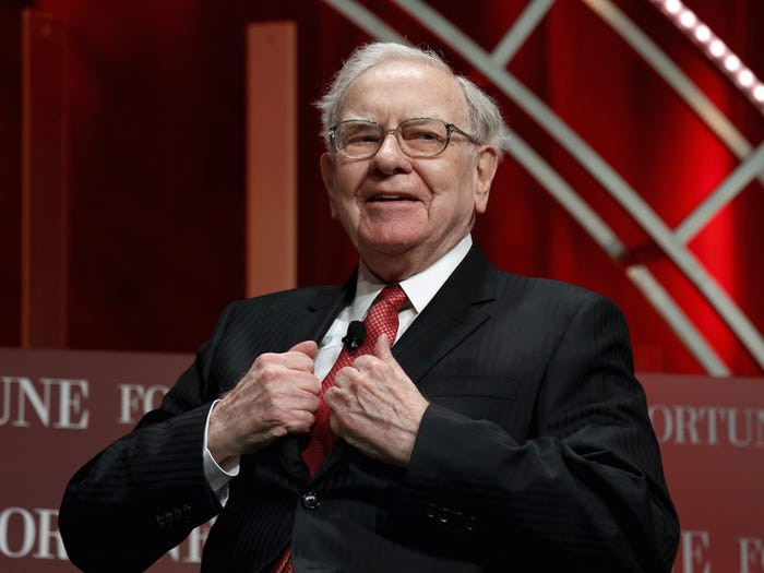 Chia sẻ trên CNBC và Yahoo Finance, nhà đầu tư huyền thoại tiết lộ "chưa bao giờ mong có nhiều nhà hay nhiều xe hơi."