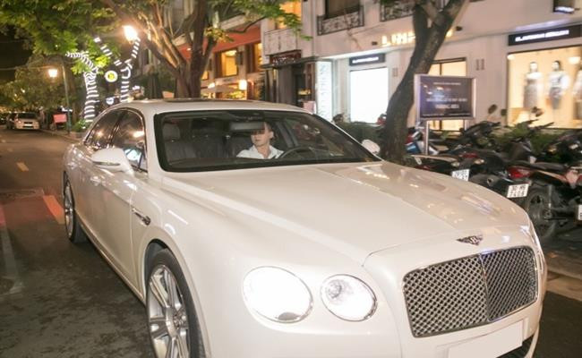 Năm 2017, diễn viên Việt Anh tậu xe sang Bentley màu trắng có giá hơn 10 tỷ đồng. Ảnh: Internet