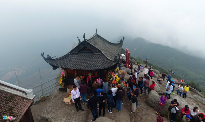 Với nhiều du khách, đi đến hết hành trình, leo tới chùa Đồng mới được coi là đã trẩy hội Yên Tử. Nhiều người truyền tai nhau rằng, nếu tự mình bộ hành toàn bộ hành trình từ chân núi lên đến đỉnh thiêng Yên Tử trong 3 năm liên tiếp sẽ được coi là thành tâm.