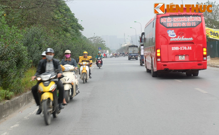 Nguyên nhân khiến nhiều người lầm tưởng đường gom dân sinh là đường một chiều vì lượng người đi ngược lại ít hơn, chủ yếu tập trung ở một vài đoạn rẽ sang khu dân cư như Sa Đôi, An Khánh, Thiên Đường Bảo Sơn...