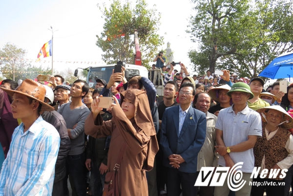 Đông đảo nhân dân địa phương và khách thập phương về chiêm bái và theo dõi giờ phút đúc 13 pho kim thân Phật tượng. Qua nhiều lần trùng tu, tôn tạo, đến nay chùa được xây dựng với quy mô lớn nhất huyện và được coi là Trung tâm văn hóa tâm linh Phật giáo huyện Tiên Lãng (Hải Phòng).