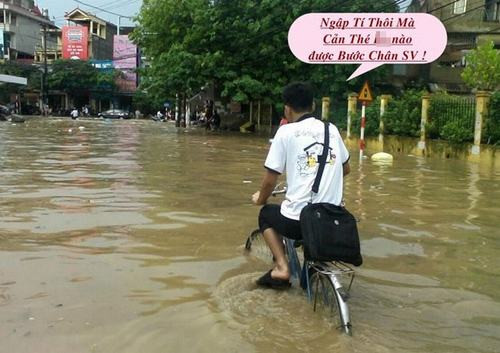 Ảnh vui giao thông mùa mưa lũ.