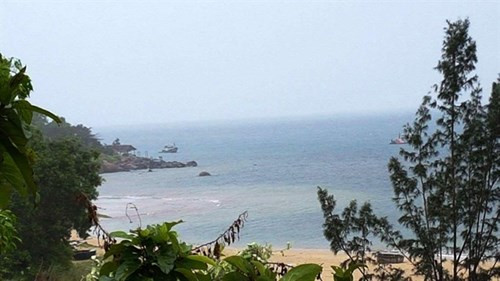 Chiều 24/2, Giám đốc Sở Tài nguyên và Môi trường TP. Đà Nẵng Lê Quang Nam, cho biết, Sở đã cử người đi kiểm tra thực tế về thông tin xuất hiện dải nước đỏ kỳ lạ trên biển Sơn Trà. Ảnh: Phunuonline.