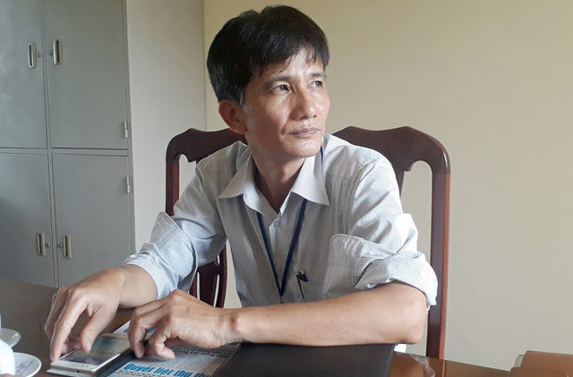 Ông Trương Phúc Thực, Phó chủ tịch UBND xã An Bình (người có bút phê nêu trên) lý giải do gia đình người xác nhận lý lịch chưa hoàn thành việc đóng góp vận động xây dựng nông thôn mới. Ngoài ra, vị này cũng nhận khuyết điểm do chưa nắm được công văn của Bộ Tư pháp hướng dẫn về việc xác nhận lý lịch. Ảnh: Hoàng Lam/Zing.