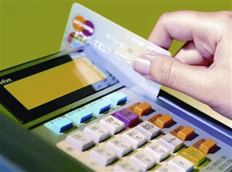 Thời hiện đại, việc mua sắm dễ dàng, nhẹ nhàng hơn với nhiều cách thanh toán, bằng tiền mặt hoặc qua nhiều loại thẻ ngân hàng.