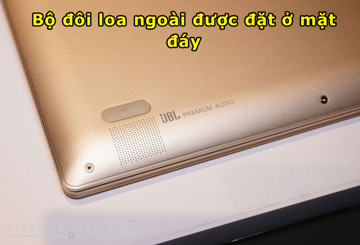 Bộ đôi loa ngoài của Yoga 910 do JBL sản xuất. Đồng thời, chúng được tích hợp công nghệ âm thanh Dolby Audio Premium.