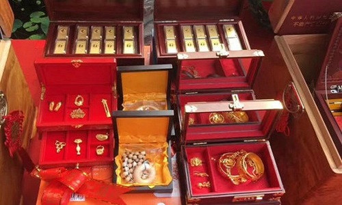 Tổng giá trị của số lễ phẩm này vào khoảng vài chục triệu nhân dân tệ.