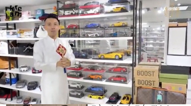 Mới đây, sau màn chúc Tết đầu năm, đại gia Minh "Nhựa" khiến cộng đồng mạng không khỏi trầm trồ khi khoe bộ sưu tập xe mô hình của mình.