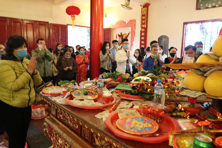 Bên trong phủ.