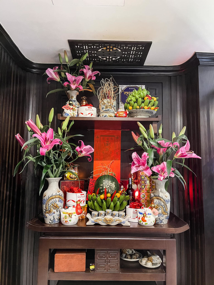 Bàn thờ ấm cũng và trang trọng. Nguồn ảnh: FBNV.