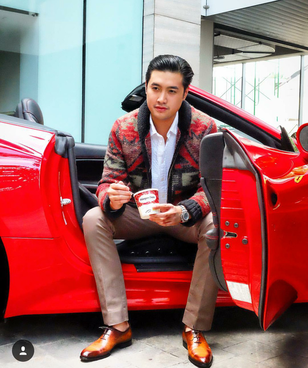 Thiếu gia Indonesia có phong cách sống xa xỉ với bộ sưu tập siêu xe, đồng hồ bạc tỷ và tủ trang phục gồm toàn những thương hiệu đỉnh cao.