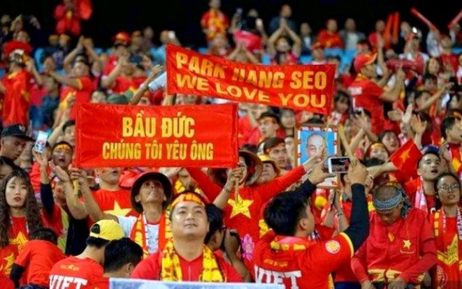 Bầu Đức luôn được nhắc đến như một công thần trong việc đàm phán bản hợp đồng đầy giá trị với HLC Park Hang Seo. Ảnh: Saostar.