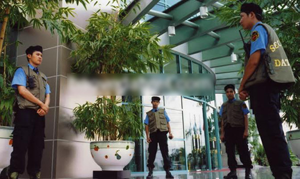 Với lịch nghỉ Tết dài ngày, nhiều gia đình tận dụng khoảng thời gian này để về quê hay đi du lịch. Để yên tâm tận hưởng trọn vẹn kì nghỉ, nhiều người đã tìm tới dịch vụ trông nhà nhằm đảm bảo tài sản trong những ngày vắng mặt.