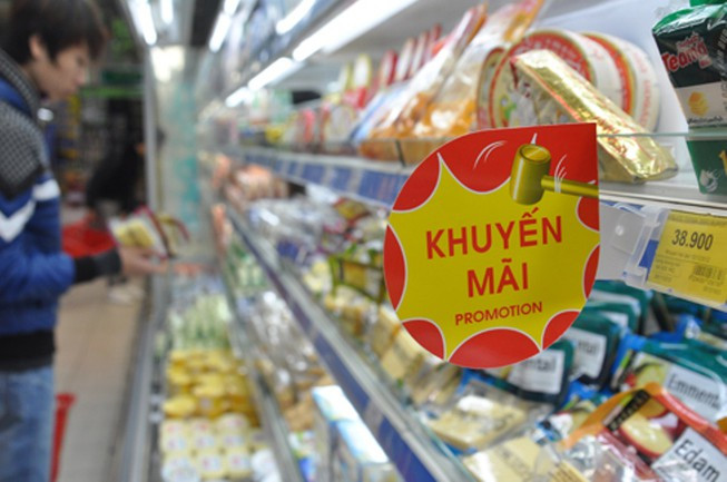 Bạn cũng nên cẩn trọng khi mua đồ giảm giá với số lượng nhiều. Bởi, một số người mua quá nhiều nhưng sau đó còn chưa kịp dùng đến thì đã hết hạn, thành ra lãng phí. Nguồn ảnh: Internet