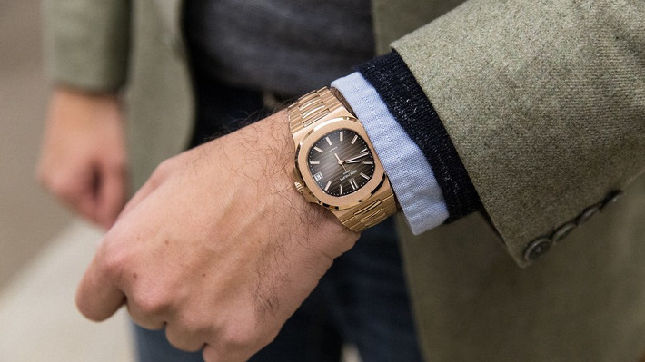 Dù bán tiền tỷ nhưng với đồng hồ Patek Philippe thì giá mà ông Đoàn Ngọc Hải đưa ra vẫn còn "mềm" so với độ xa xỉ của nó. Patek Philippe được mệnh danh là “vua” của các loại đồng hồ xa xỉ trên thế giới.