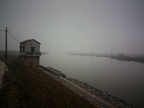Một thông tin được quan tâm khác có liên quan đến vụ việc Chủ tịch UBND tỉnh Bắc Ninh bị đe dọa khi đề nghị không cho tiếp tục triển khai thực hiện dự án nạo vét luồng đường thủy nội địa quốc gia, kết hợp tận thu sản phẩm trên sông Cầu, chiều 1/4, Đại diện Cục Cảnh sát điều tra tội phạm về trật tự xã hội (C45, Bộ Công an) xác nhận, đơn vị đã tạm giữ hình sự một số đối tượng đã có hành vi đe dọa Chủ tịch tỉnh Bắc Ninh và các cán bộ chuyên môn của tỉnh Bắc Ninh.