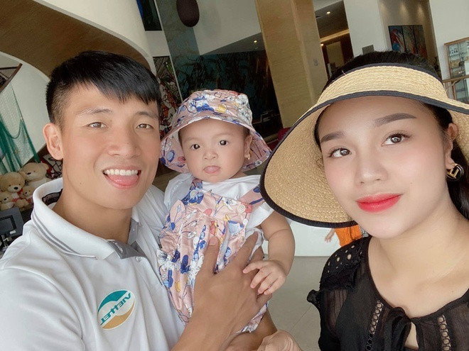 Trước đó, Bùi Tiến Dũng - Khánh Linh đã tổ chức lễ đính hôn ngày 26/6/2019 và có với nhau em bé tên Shi. Ảnh: Vietnamnet.