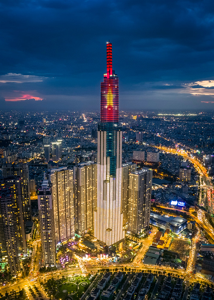 Sau khi khánh thành, Landmark 81 trở thành tòa nhà cao nhất Đông Nam Á. Tuy nhiên, hiện nay, tòa nhà cao nhất Đông Nam Á thuộc về Exchange 106 ở thủ đô Kuala Lumpur, Malaysia với chiều cao 492m.