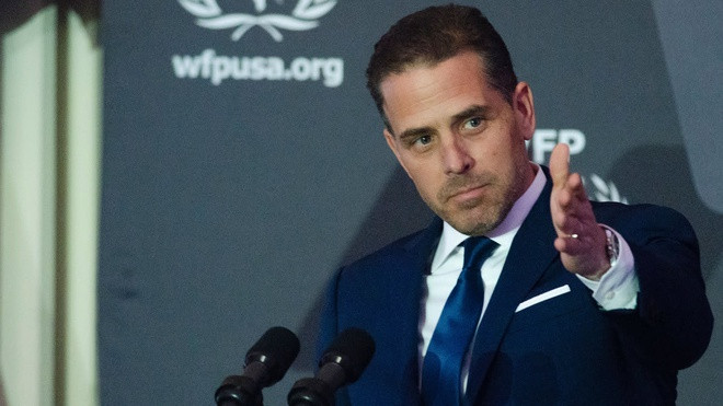 Người con trai thứ 2 của ông Joe Biden - Hunter Biden hiện làm cố vấn cho ngân hàng MBNA ở bang Delaware, nơi anh kiếm được 100.000 USD mỗi năm. Ảnh: Getty.