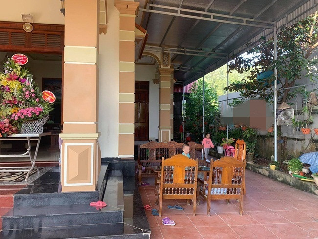 Hiên nhà lợp mái chống nóng, đảm bảo tiện nghi sinh hoạt. Ảnh: 2sao.