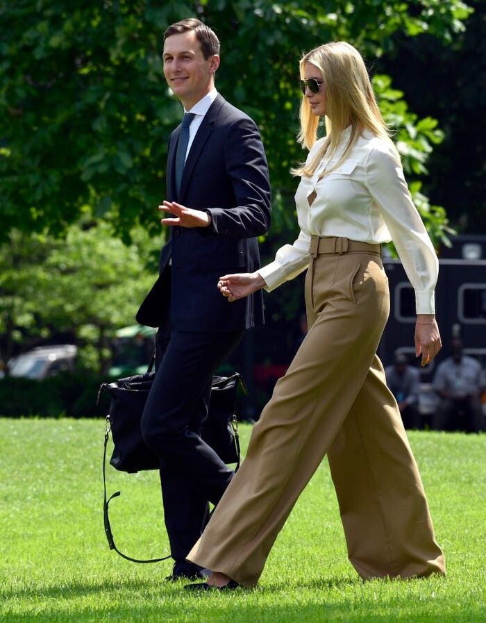 Chiếc quần có gấu quá dài của Ivanka trị giá 1.490 USD (34 triệu đồng). Nguồn ảnh: Getty Image.
