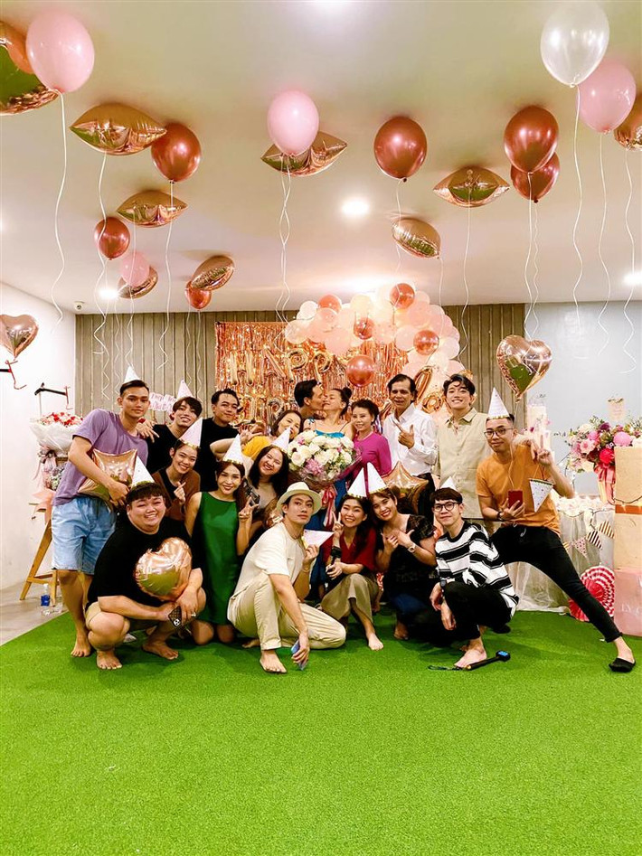 Căn biệt thự này cũng vừa hoàn thiện trước khi nữ ca sĩ hạ sinh hai nhóc tỳ không lâu. Nguồn ảnh: FBVN, cắt từ clip