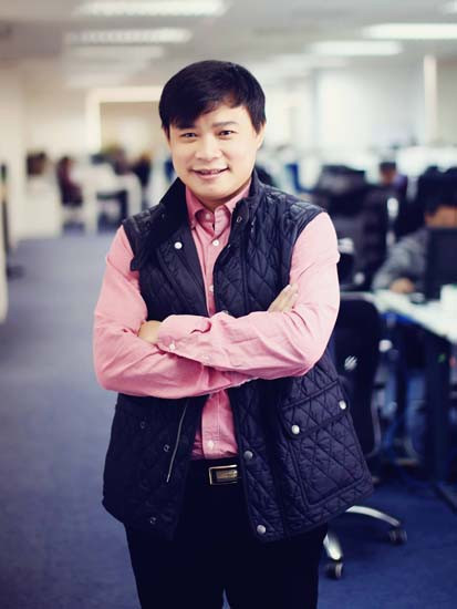 Thời cấp 3, Hùng Đinh từng là học sinh chuyên Anh của trường Phan Bội Châu (Nghệ An). Lên đại học, anh đỗ vào trường Ngoại Thương danh giá, nhưng lại có niềm đam mê cháy bỏng đối với công nghệ thông tin. Ảnh: Cabebiz