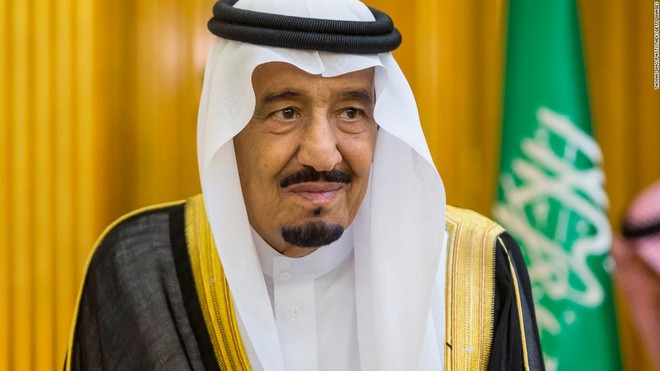 Vua Salman của Saudi Arabia được cho là sở hữu khối tài sản trị giá 18 tỷ USD. Phần lớn tài sản của ông Salman được sinh lời từ danh mục đầu tư ước tính 1.400 tỷ USD của hoàng gia Saudi Arabia trong lĩnh vực khí đốt và dầu mỏ. Ảnh: CNN