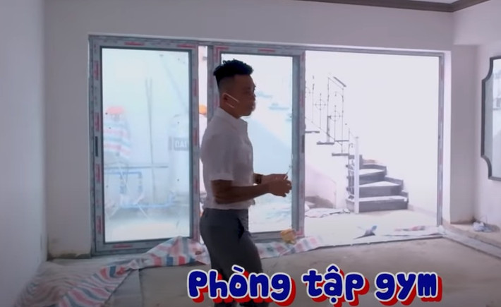 Vị đại gia chia sẻ nhà anh dù là nhà cũ hay nhà mới thì đều không có phòng khách.