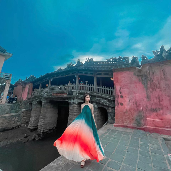 Thùy Phương sau khi "theo chồng về dinh" thì ngày càng mặn mà và quyến rũ.