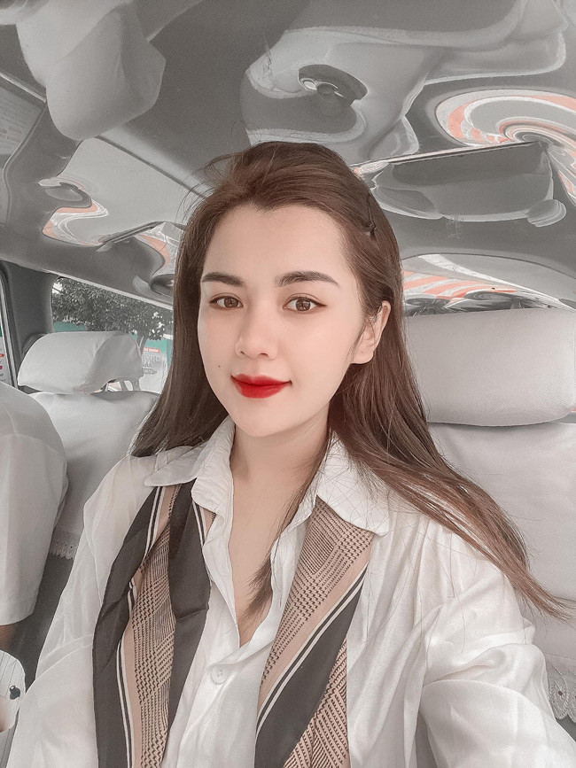 Cô từng đạt danh hiệu Hoa khôi của trường Đại học Vinh.