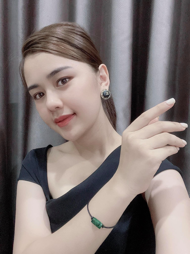 Thùy Phương sở hữu nhan sắc xinh đẹp, ngọt ngào.