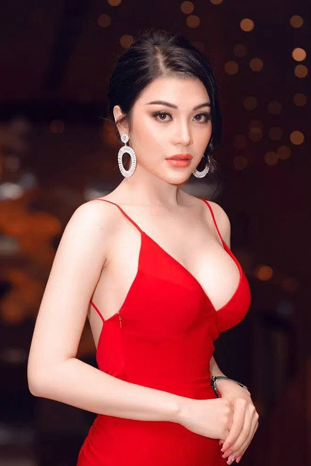 Mấy ngày nay, Lily Chen trở thành cái tên được cộng đồng mạng xôn xao vì nghi vấn chung bồ tỷ phú với Ngọc Trinh.