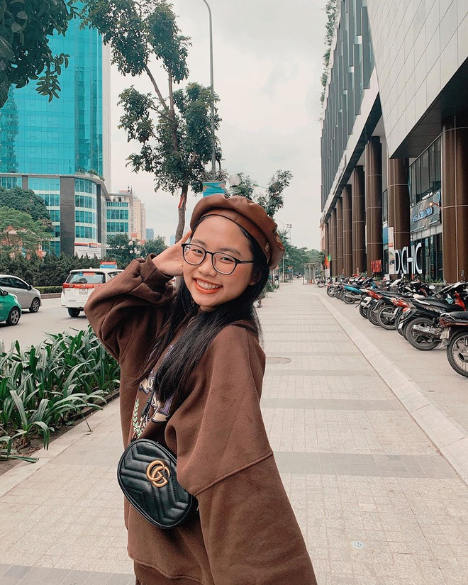 Đầu năm 2020, Phương Mỹ Chi gây chú ý với chiếc túi hiệu Gucci có giá gần 24 triệu đồng.