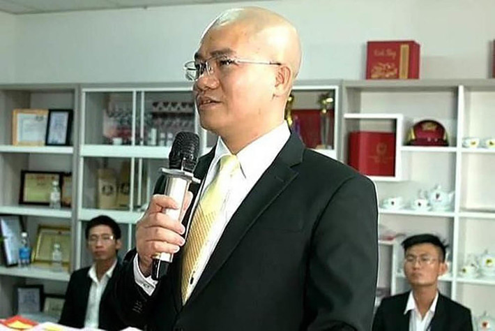 Suốt thời gian qua, báo chí liên tục phản ánh về các dự án "ma" của Công ty địa ốc Alibaba. Cơ quan chức năng cũng vào cuộc thu thập hồ sơ phục vụ quá trình điều tra. Thế nhưng, ông Nguyễn Thái Luyện vẫn liên tục có những phát ngôn ngông cuồng gây bức xúc dư luận. Ảnh: Vietnamnet.
