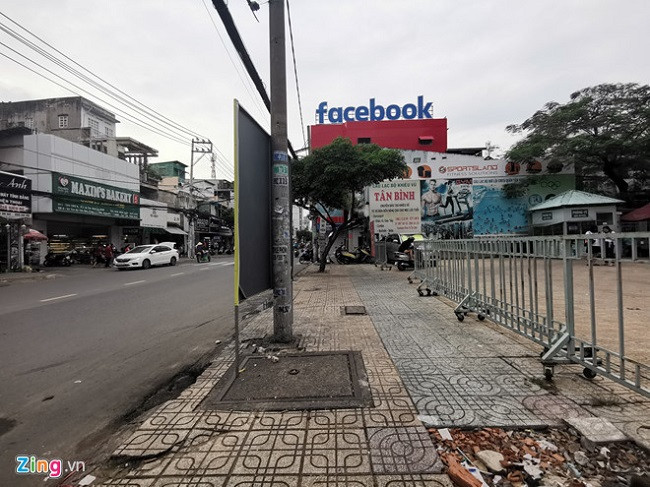Ít ngày sau đó, cộng đồng mạng nhanh chóng tìm ra Giám đốc công ty này chính là Huấn "Hoa Hồng". Công ty có cả giấy chứng nhận đăng ký doanh nghiệp, mã số thuế và số điện thoại chăm sóc khách hàng rất chuyên nghiệp. Ảnh: Zing.