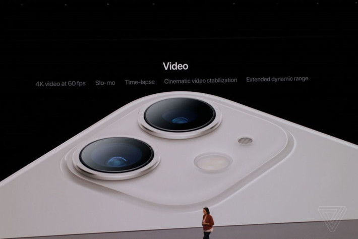 iPhone 11 cũng có khả năng chống rung khi quay rất tốt. Chiếc điện thoại này hỗ trợ quay phim 4K với tốc độ 60 khung hình/giây.