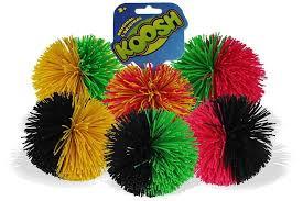Năm 1995 là thời điểm mà công việc kinh doanh Koosh Ball hoạt động rất tốt. OddzOn – nhà sản xuất chính gốc của loại đồ chơi này cho biết: “Hàng triệu và hàng triệu” sản phẩm đã được bán với giá 5 USD một chiếc.