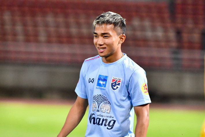Tuy nhiên, tổng lương của Chanathip sau khi tăng lương không được tiết lộ. Ảnh: Fox Sports.