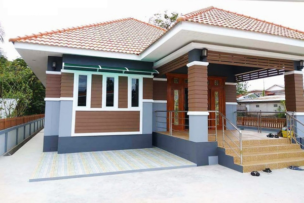 Mái thái kết hợp trụ cột vuông vức và gạch ốp vừa giữ được nét đẹp truyền thống vừa mang đến vẻ đẹp sang trọng. Ảnh: Thoitrangwiki.