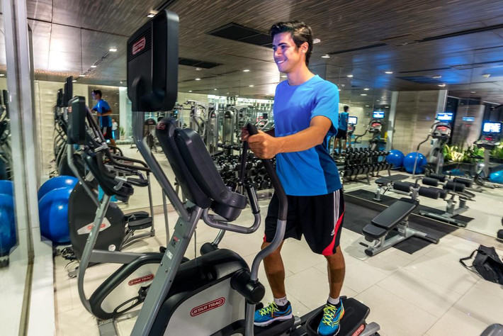 Khách sạn có cả trung tâm thể dục và trung tâm dịch vụ doanh nhân. Ảnh: Booking.