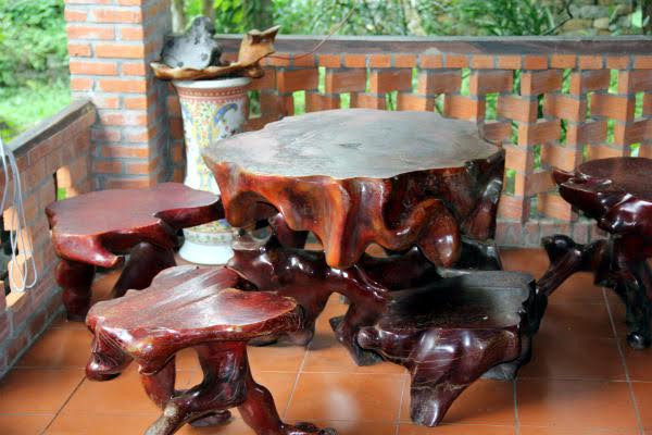 Trong khi đó, ông Nguyễn Văn Truyền, Hạt trưởng Hạt Kiểm lâm quận Liên Chiểu cho biết, kiểm lâm chỉ làm công việc bảo vệ rừng, còn việc xây dựng trái phép thì kiểm lâm không có chế tài để xử lý.