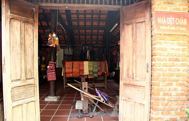 Cùng văn hóa Chăm.