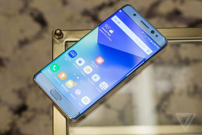Màn hình HDR. Không chỉ sở hữu màn hình cong tràn viền tương tự Galaxy S7 edge, Samsung còn trang bị cho Galaxy Note 7 màn hình HDR với nội dung hình ảnh tương phản động cao. Sau TV, công nghệ này được xem là bước phát triển tiếp theo trên màn hình smartphone.