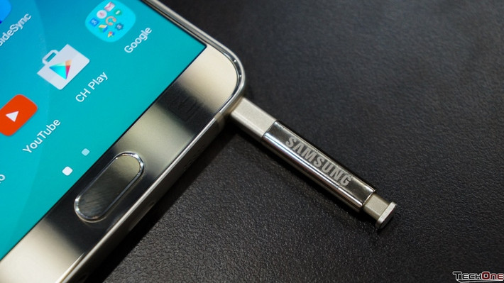 6. Tạo ảnh GIF nhanh chóng. Đây là tính năng mới trên Note 7. Bạn có thể khoanh vùng một nội dung đang phát (tối đa 30 giây) thông qua Smart Select rồi biến nó thành ảnh động để chia sẻ cho bạn bè.