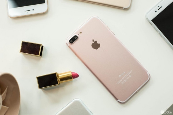 Mọi thông tin chính thức sẽ được Apple công bố mẫu iPhone thế hệ tiếp theo tại một sự kiện được tổ chức tại Mỹ vào đầu tháng 9 tới đây. Dưới đây là chùm ảnh do trang dgtle chia sẻ:
