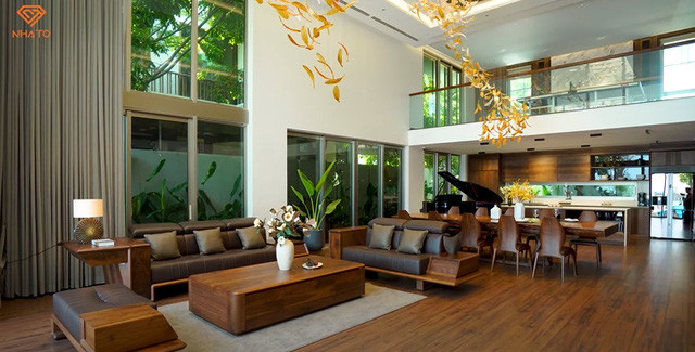 Phòng khách rộng tới hơn 100m2, cực kỳ thông thoáng dễ chịu.