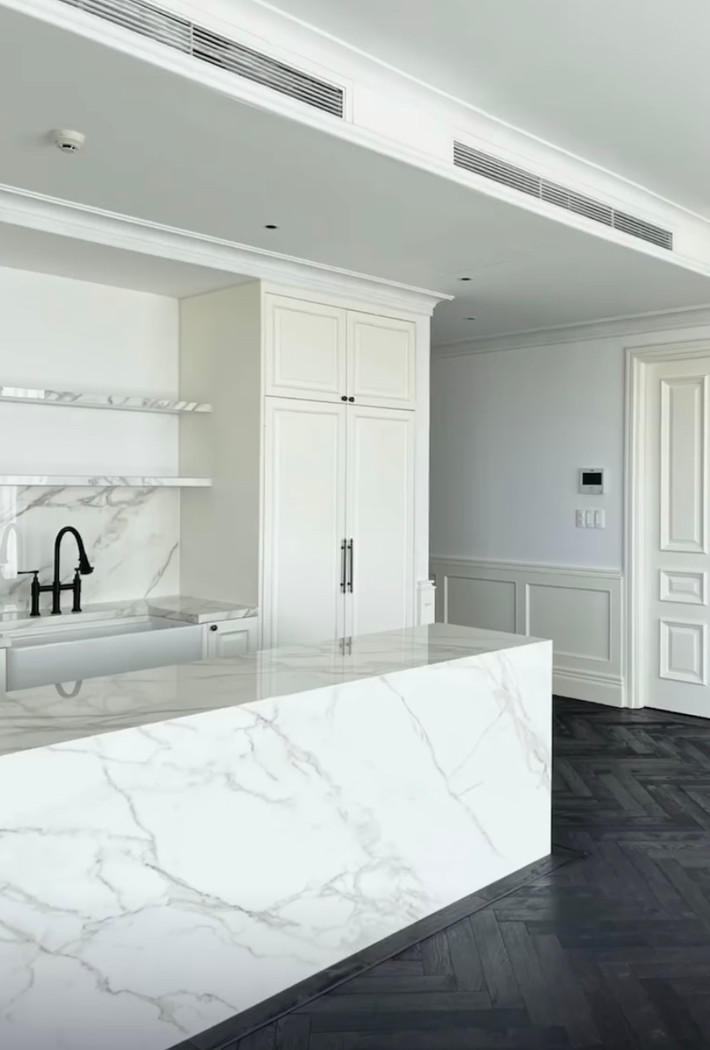 Ca sĩ Đức Phúc cho biết từng học thiết kế, rất cầu kỳ trong việc trang trí nhà.