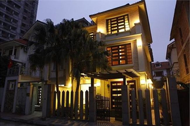Ngoài căn biệt thự ở TP.HCM, Hồ Quỳnh Hương còn sở hữu một ngôi nhà khang trang nằm trên phố Trương Định, Hà Nội. Ảnh: 2sao