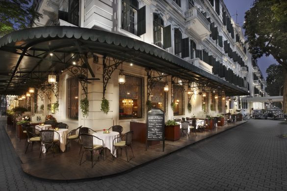 Nằm trong top những khách sạn đắt nhất Việt Nam, Metropole Hà Nội tọa lạc tại phố Ngô Quyền mang đậm dấu ấn theo phong cách thời Pháp thuộc. Ảnh: Booking